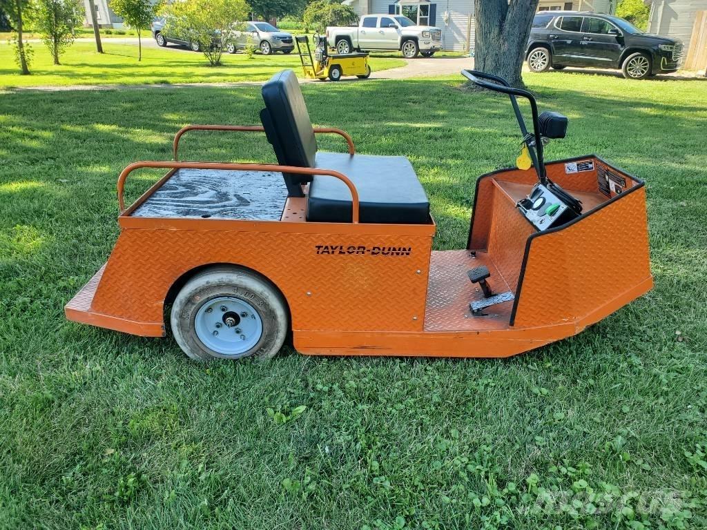 Taylor-Dunn SS536 Dragtruck