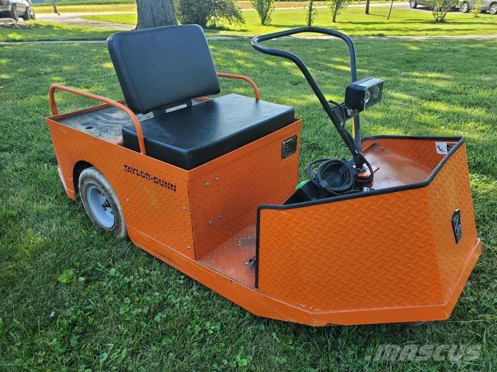 Taylor-Dunn SS536 Dragtruck