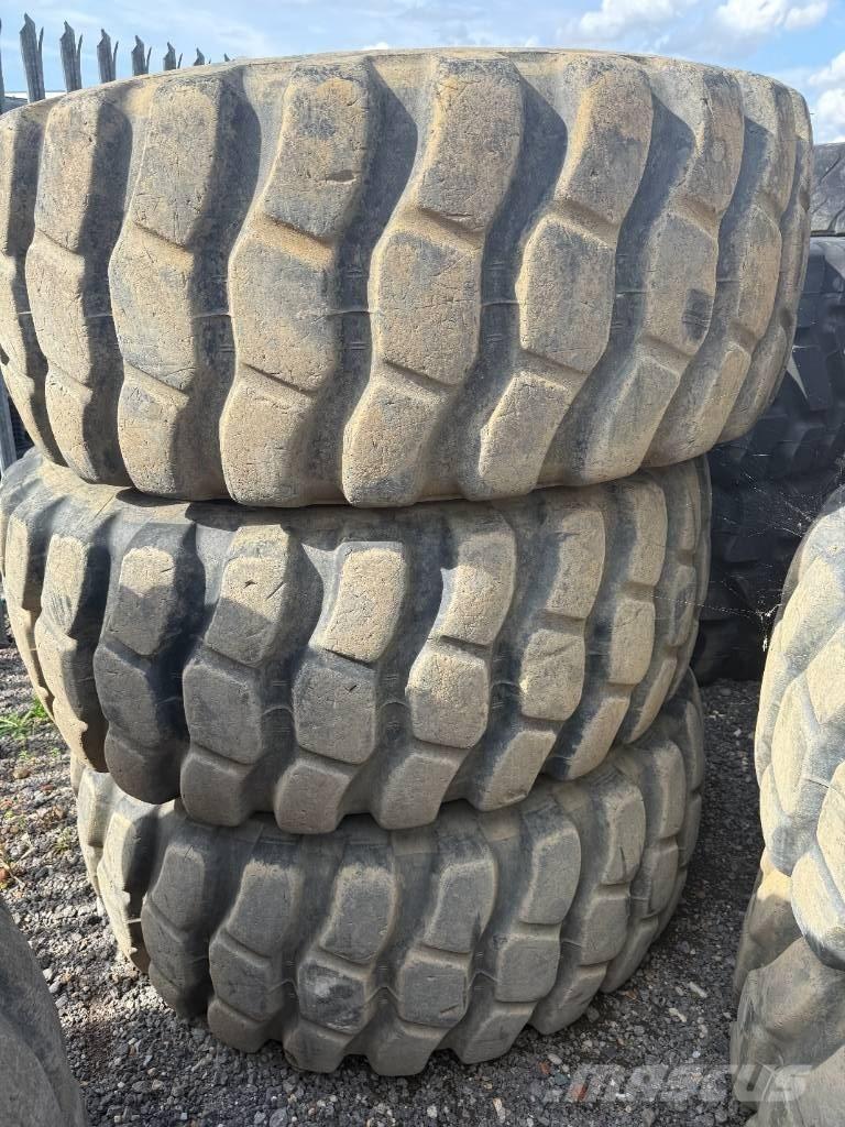 Bridgestone 23.5R25 Däck, hjul och fälgar