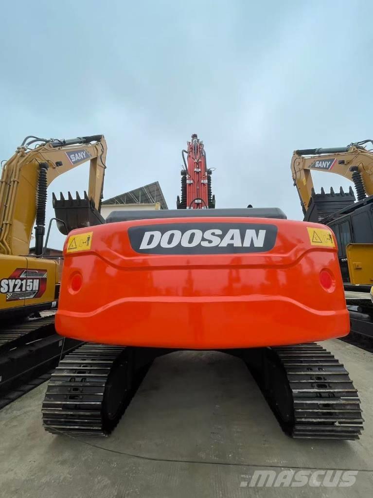 Doosan DX 225 LC Bandgrävare