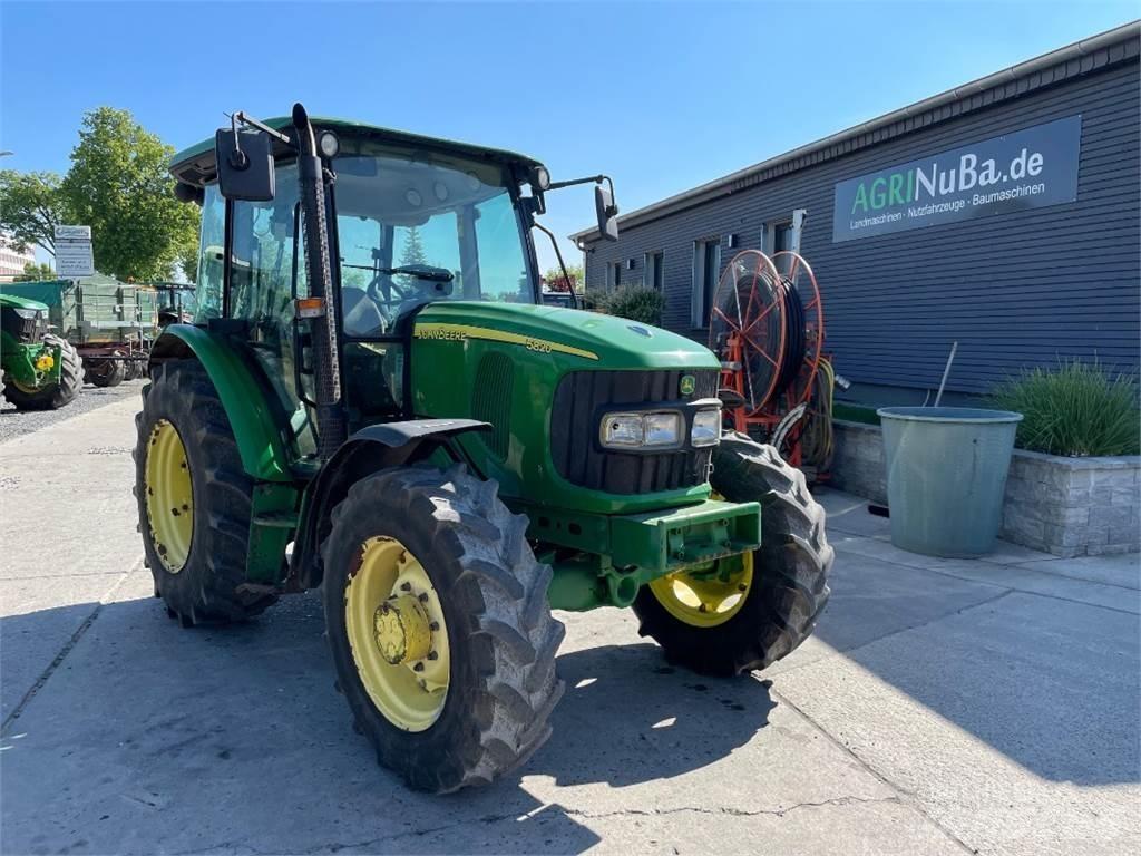 John Deere 5820 Traktorer