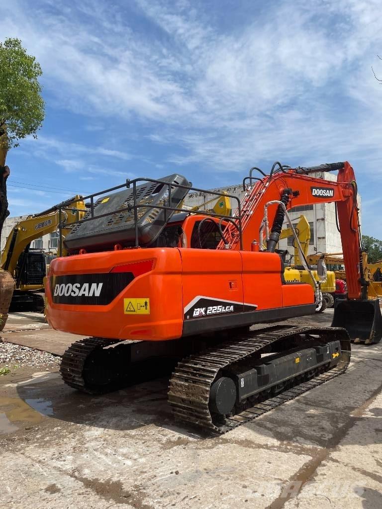 Doosan DX 225 Midigrävmaskiner 7t - 12t