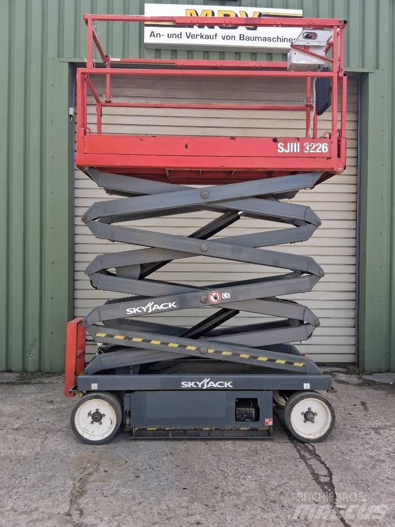 SkyJack SJ III 3226 Saxliftar