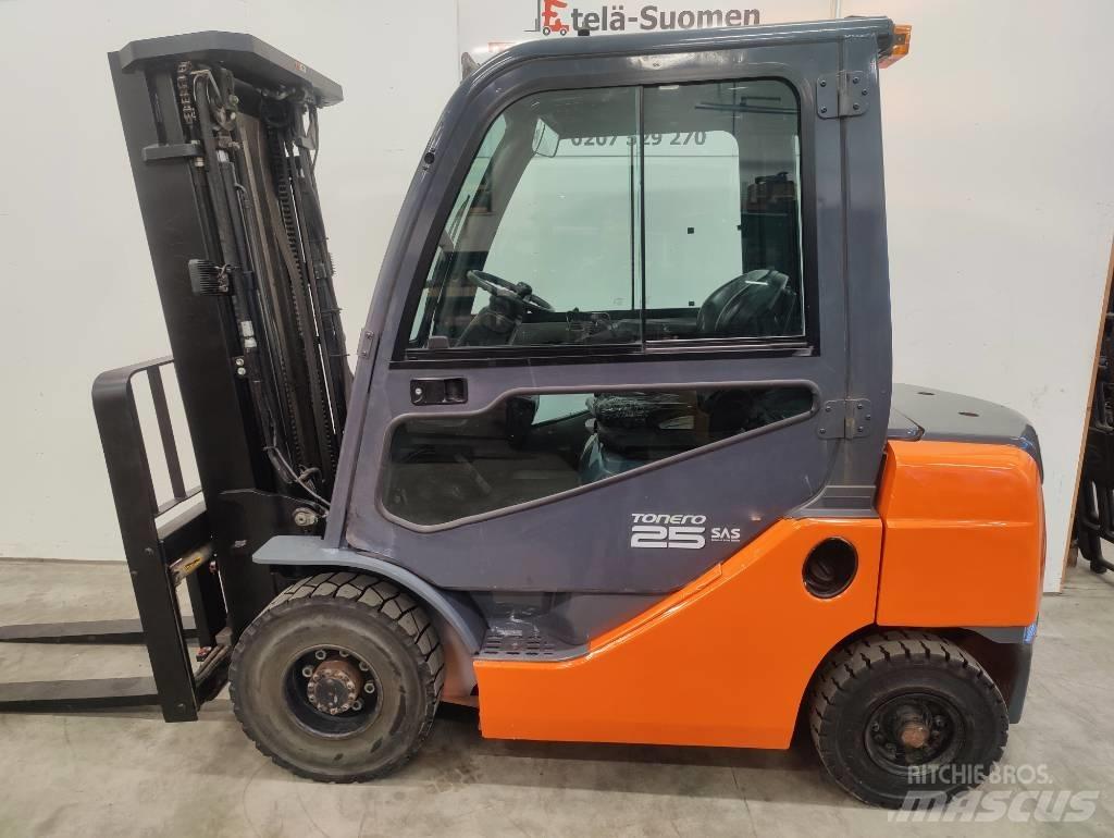 Toyota 02-8 FDF25 Dieselmotviktstruckar