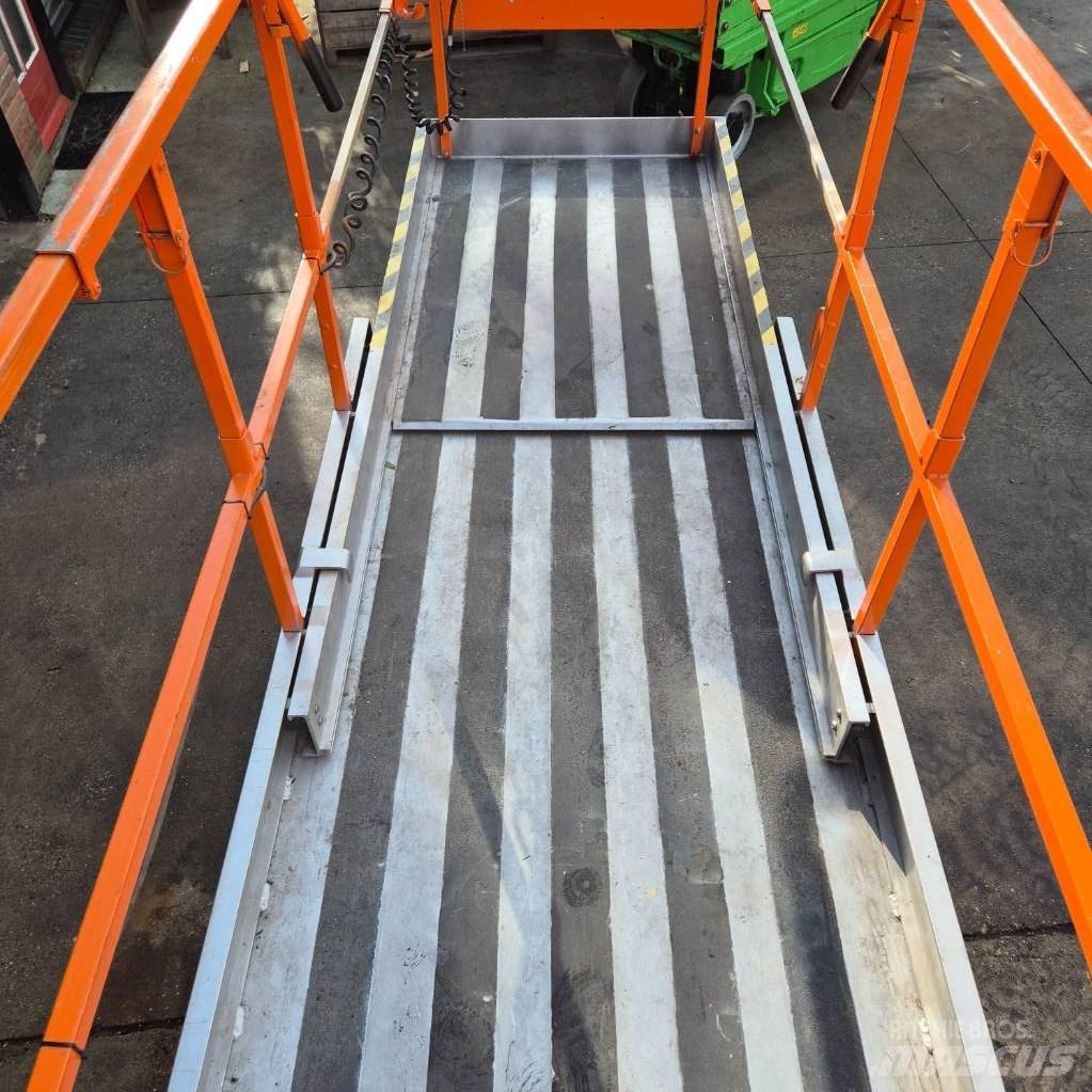 JLG 3246 ES Saxliftar