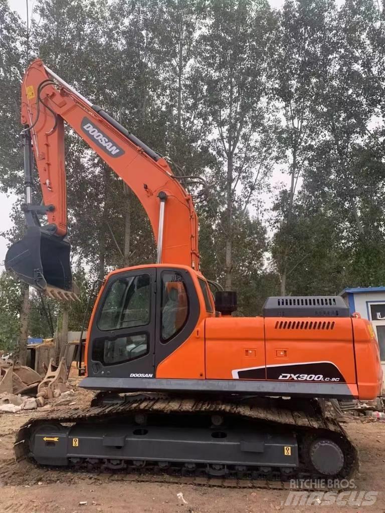 Doosan DX300LC-9C Bandgrävare