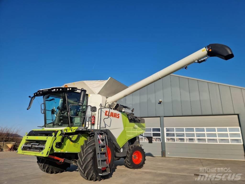 CLAAS Trion 750 Skördetröskor