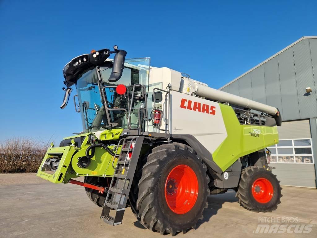 CLAAS Trion 750 Skördetröskor