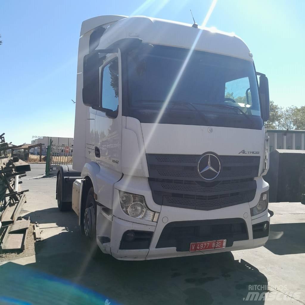 Mercedes-Benz 1842 Dragbilar