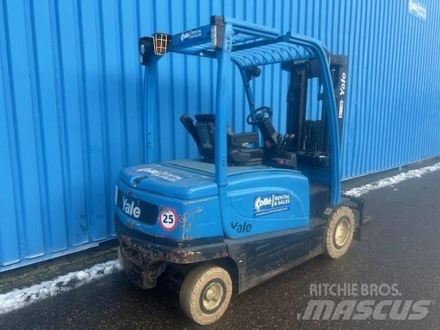 Yale ERP 35 Elmotviktstruckar