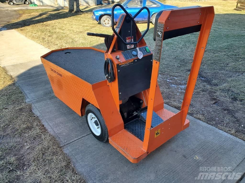 Taylor-Dunn SC100 Dragtruck