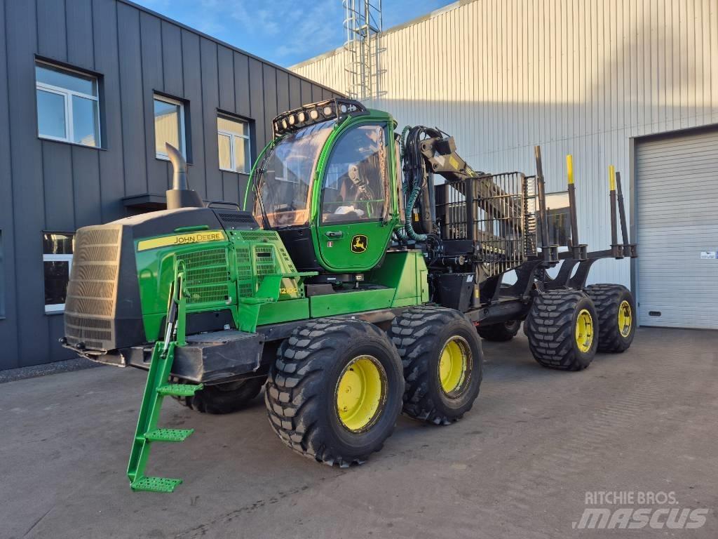 John Deere 1210 G Skotare
