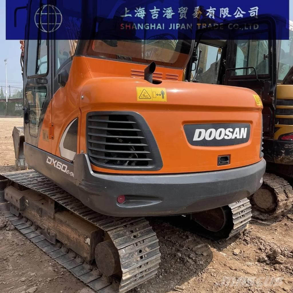 Doosan DX 60 Bandgrävare