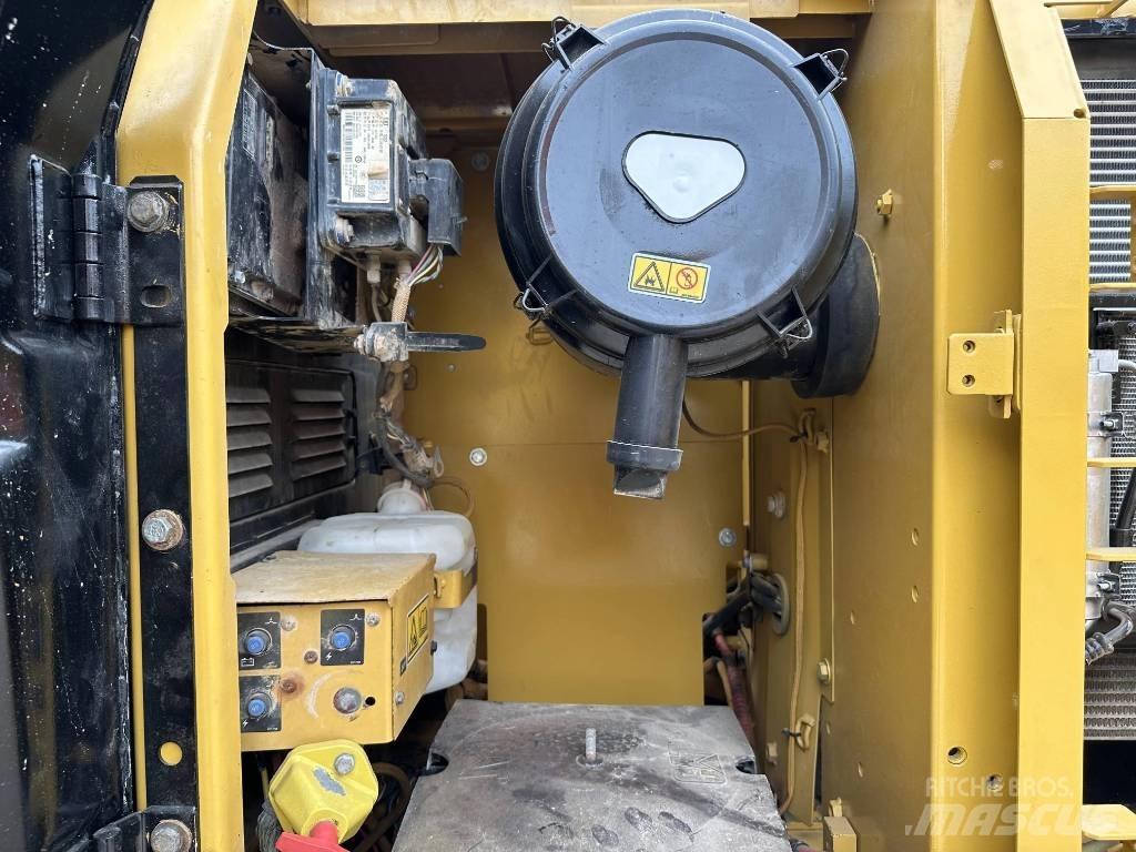CAT 320D Bandgrävare