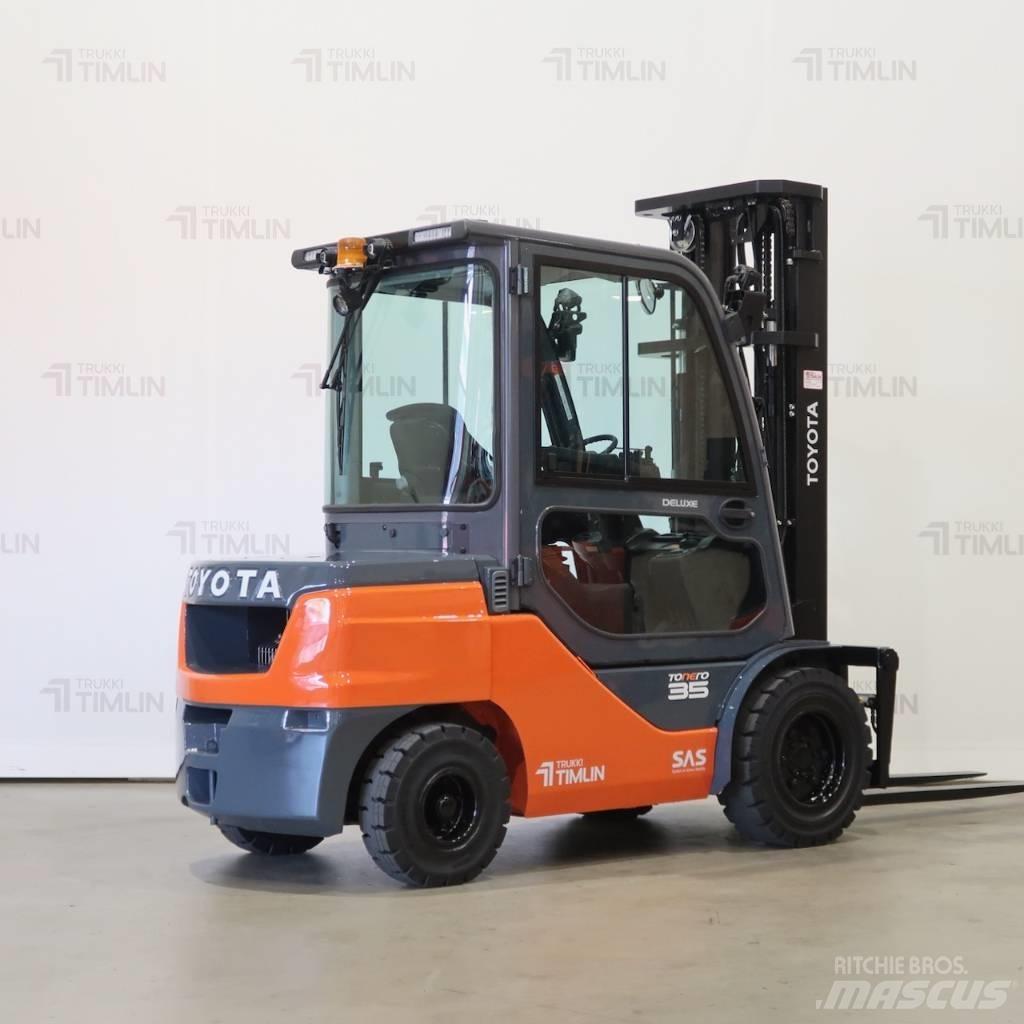 Toyota 02-8FDJF35 Dieselmotviktstruckar