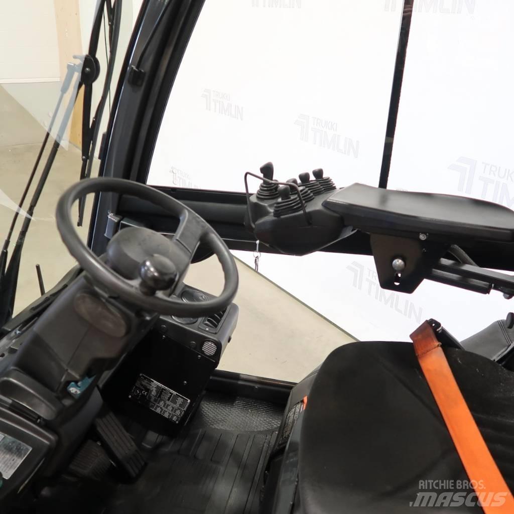 Toyota 02-8FDJF35 Dieselmotviktstruckar