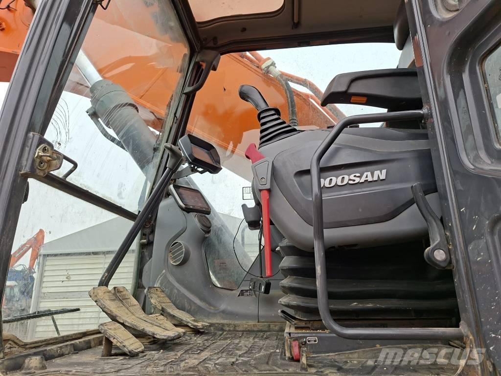 Doosan DX380LC-7 Bandgrävare