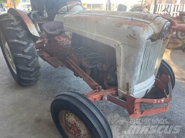 Ford 800 Traktorer