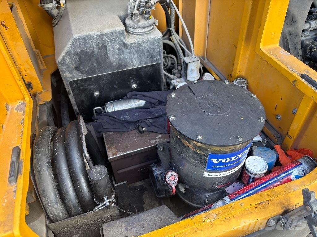 Volvo EC 380 EL Bandgrävare