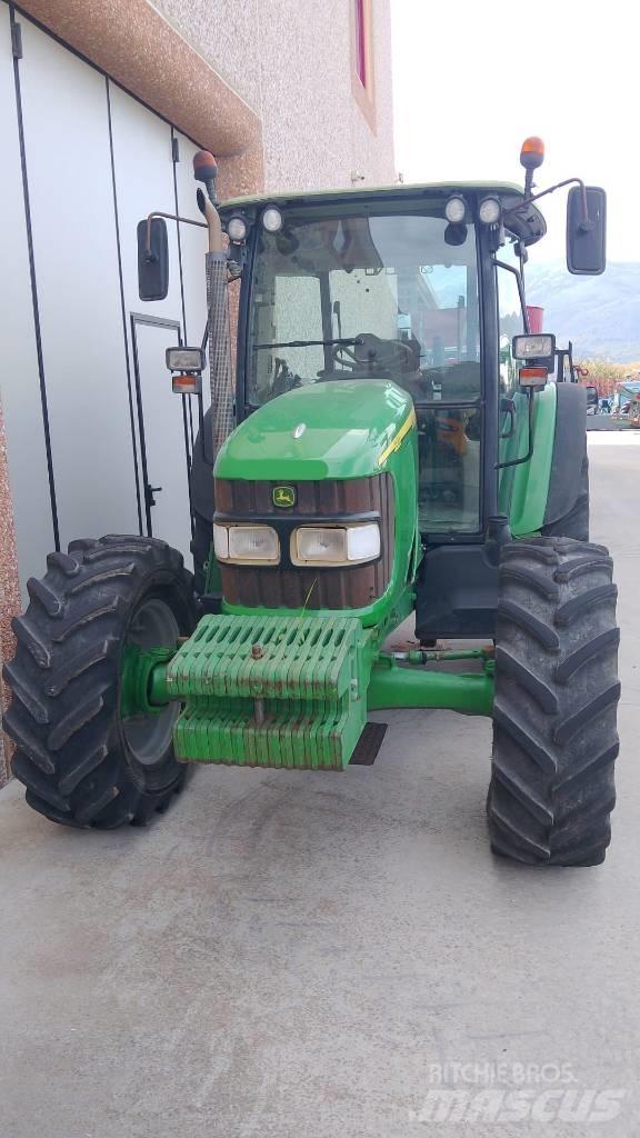 John Deere 5820 Traktorer