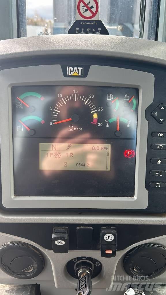 CAT 140 M Väghyvlar