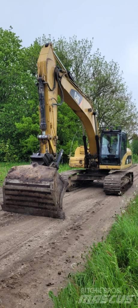 CAT 320 Bandgrävare