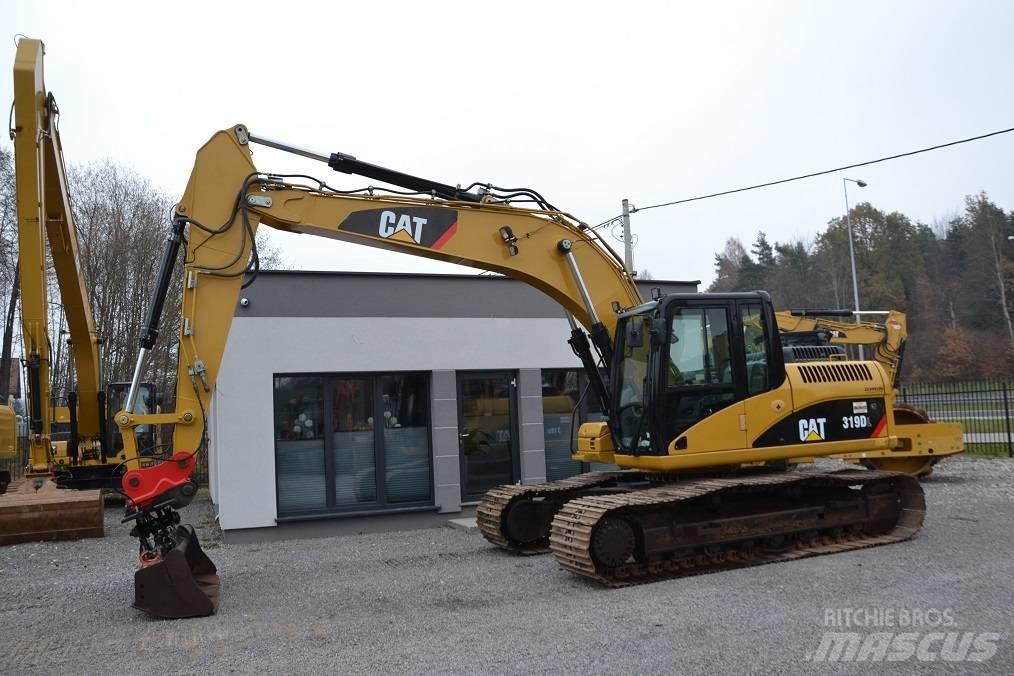CAT 319 D L Bandgrävare