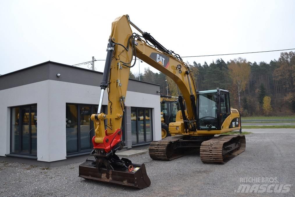 CAT 319 D L Bandgrävare
