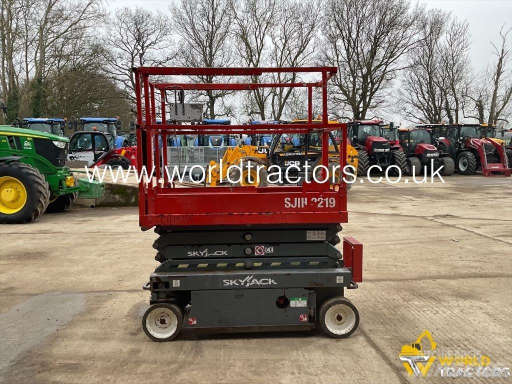 SkyJack SJ III 3219 Saxliftar