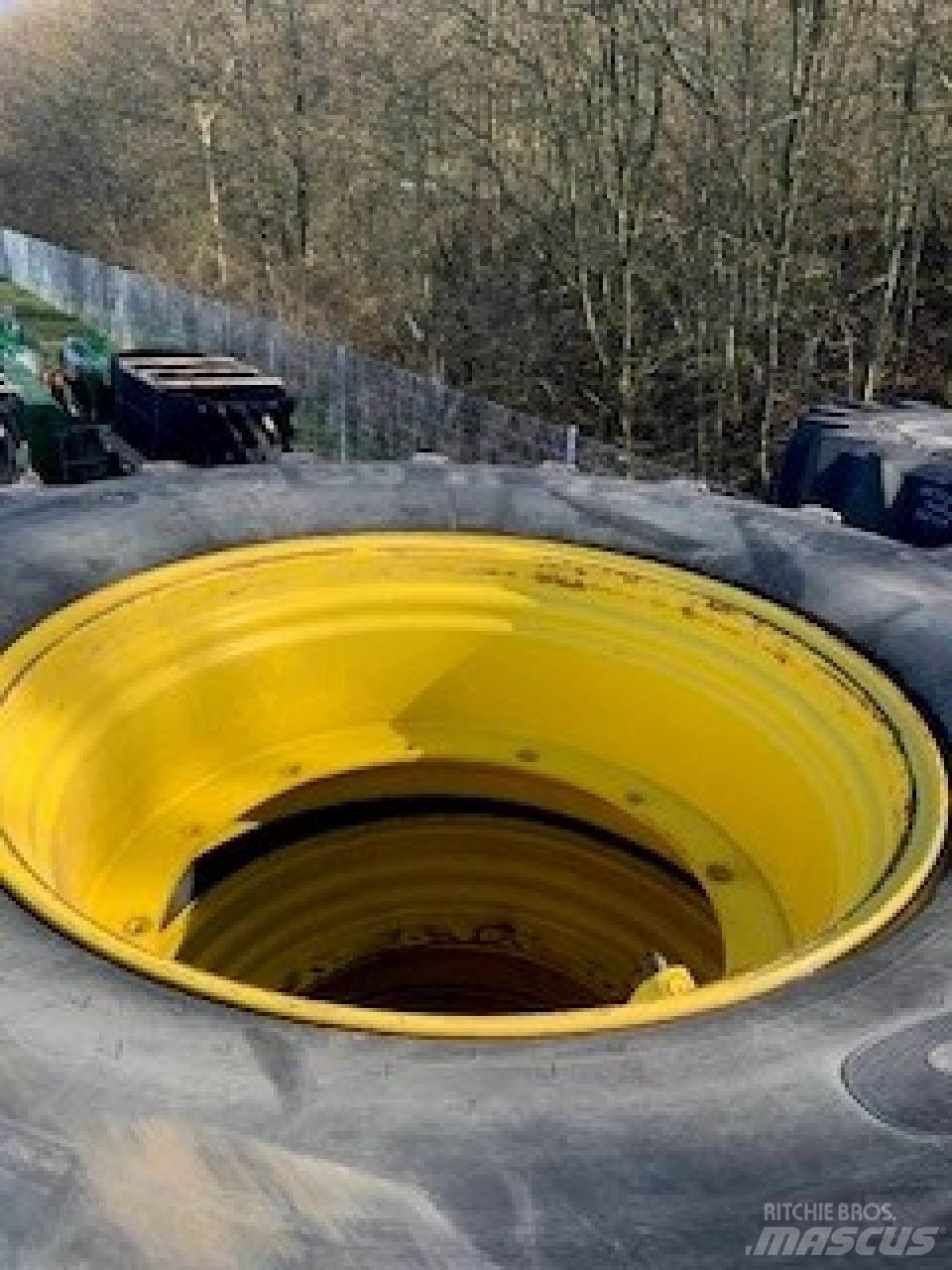 Mitas 680/80R42 Däck, hjul och fälgar