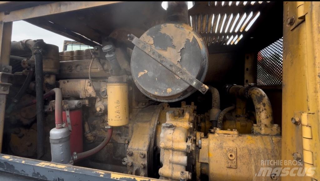 CAT 215 Bandgrävare