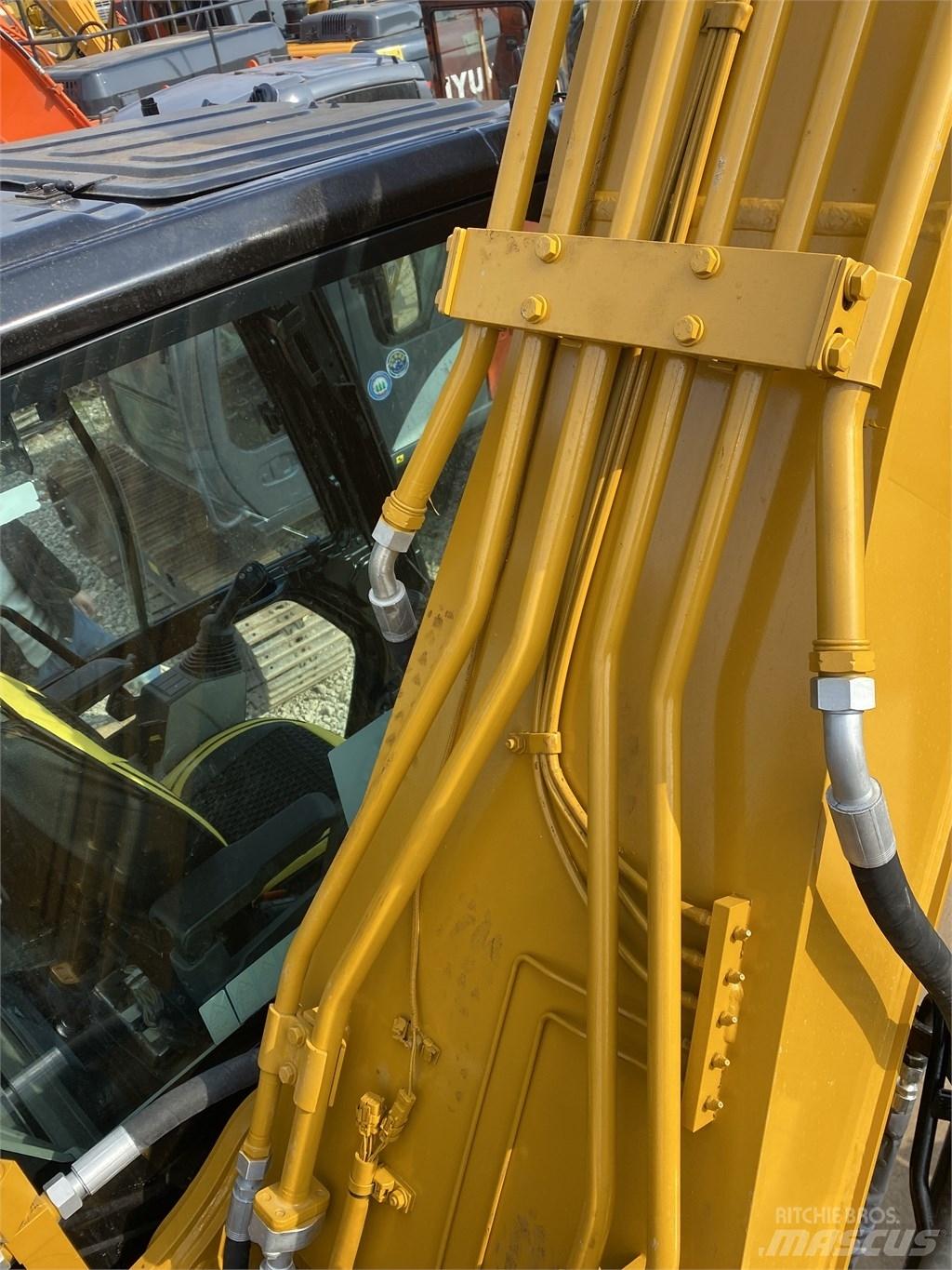 CAT 320 Bandgrävare