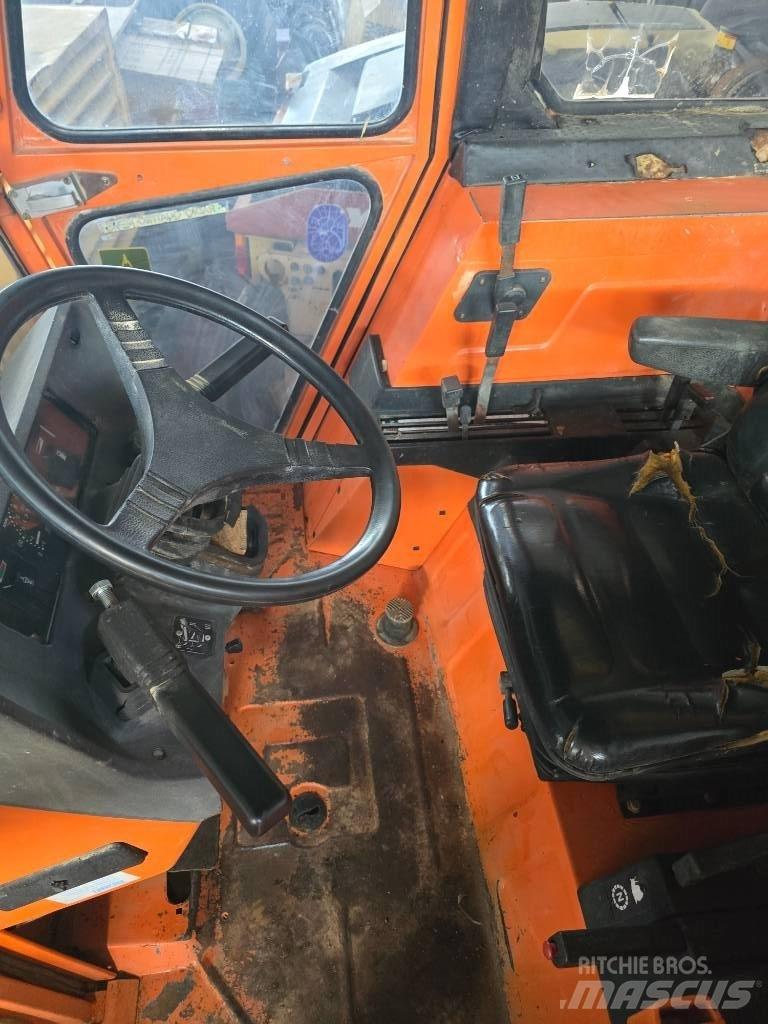 Fiat-Hitachi 1880 DT Traktorer