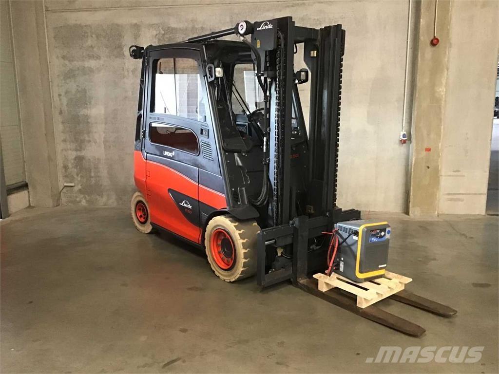 Linde E50HL Elmotviktstruckar