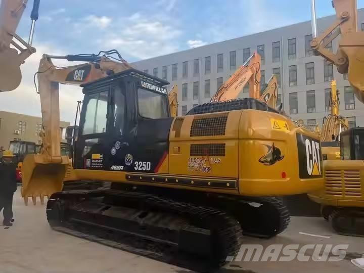 CAT 325 D Bandgrävare