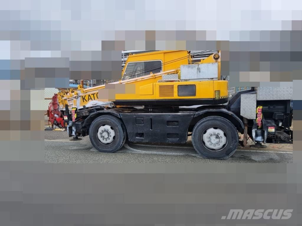 Kato MR 100 Terrängkranar (Grov terräng)
