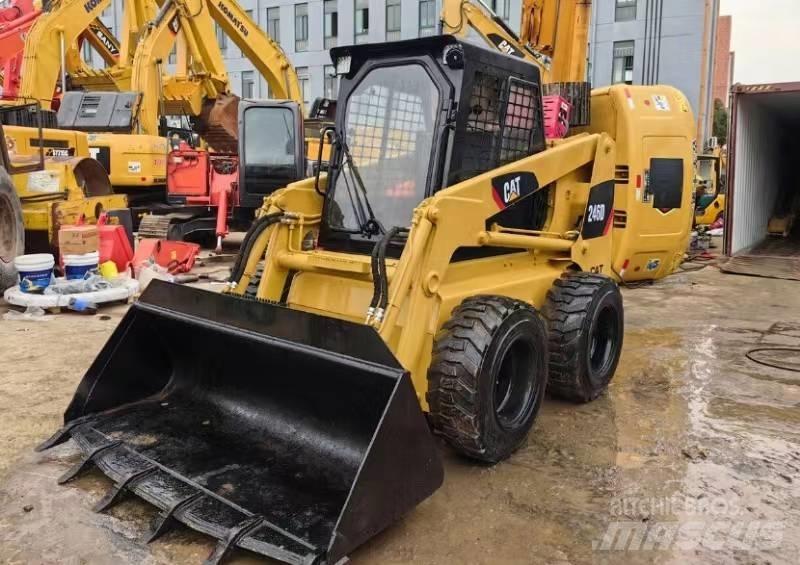 CAT 246 D Kompaktlastare