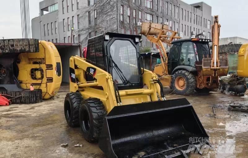 CAT 246 D Kompaktlastare