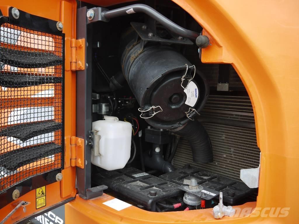 Doosan DX 140 LCR-5 Bandgrävare
