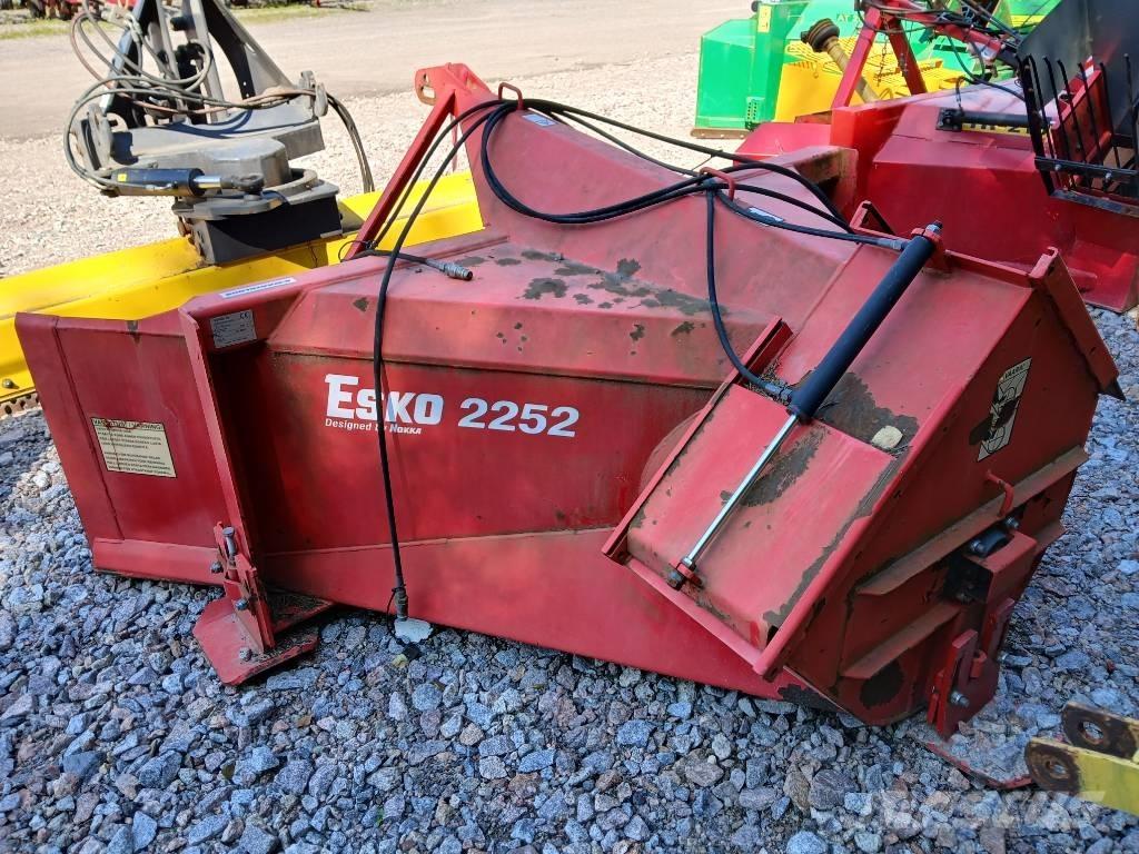 Esko 2252 Snöslungor och -fräsar