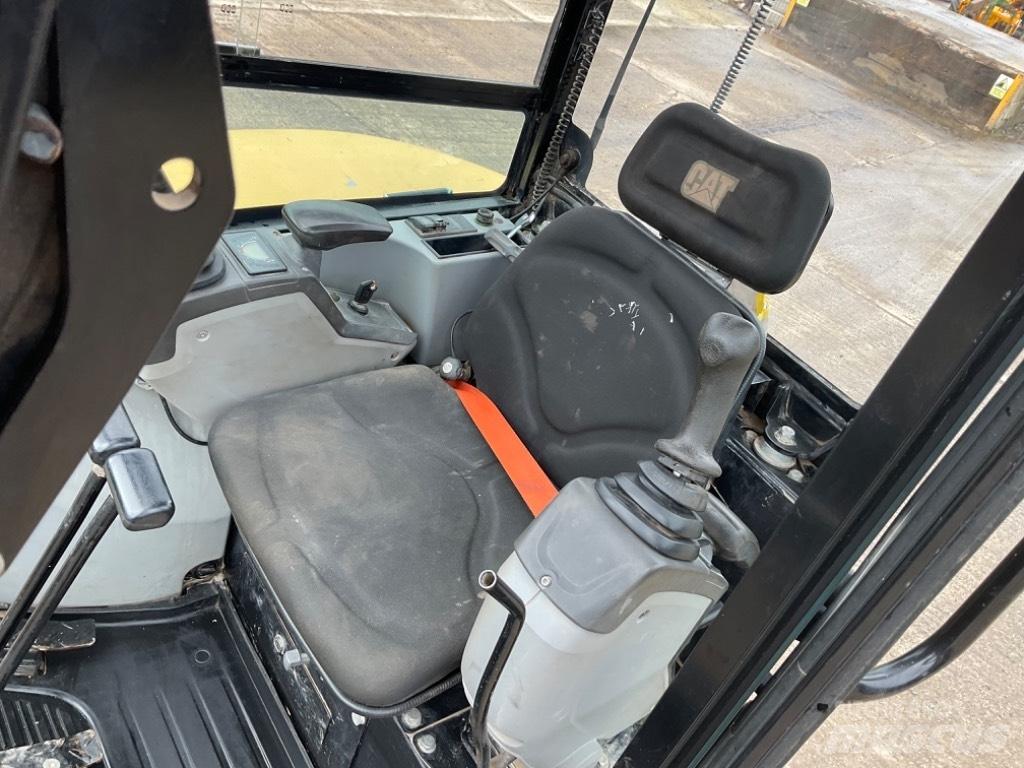 CAT 302.7 D CR Minigrävare < 7t