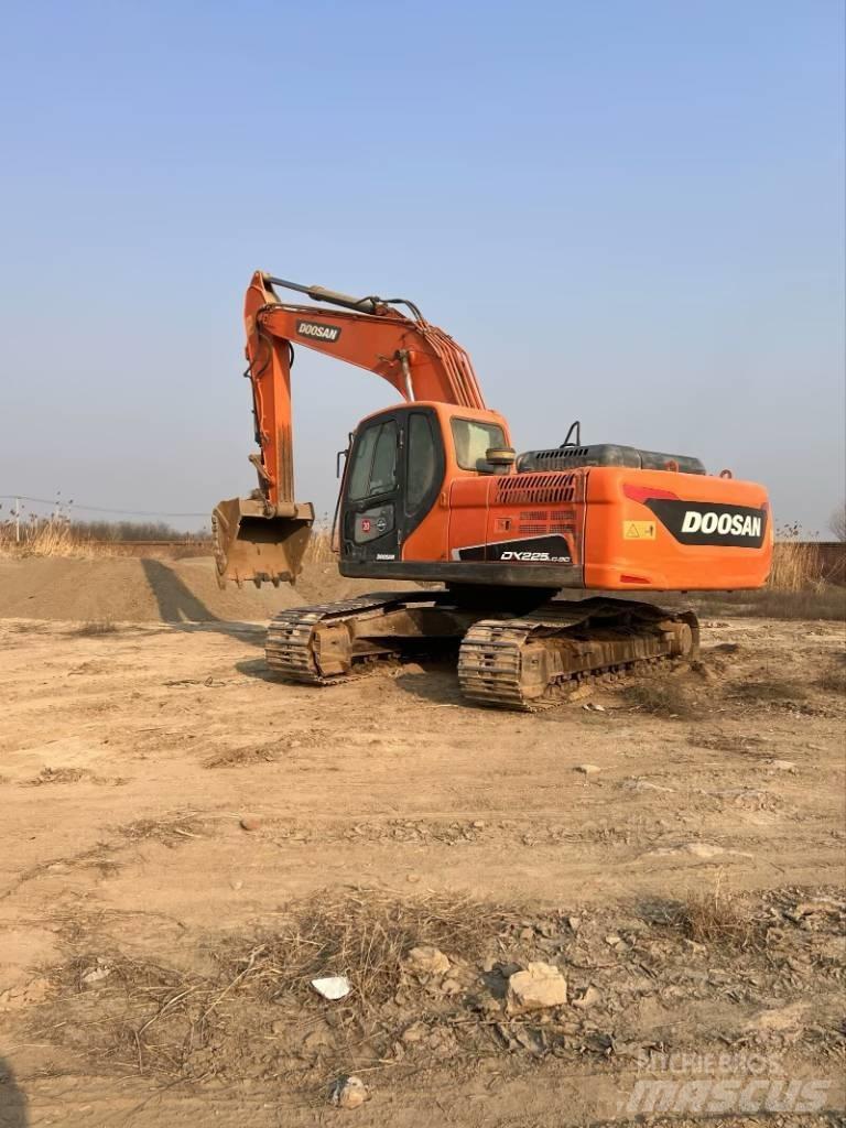 Doosan DX225LC-9C Bandgrävare