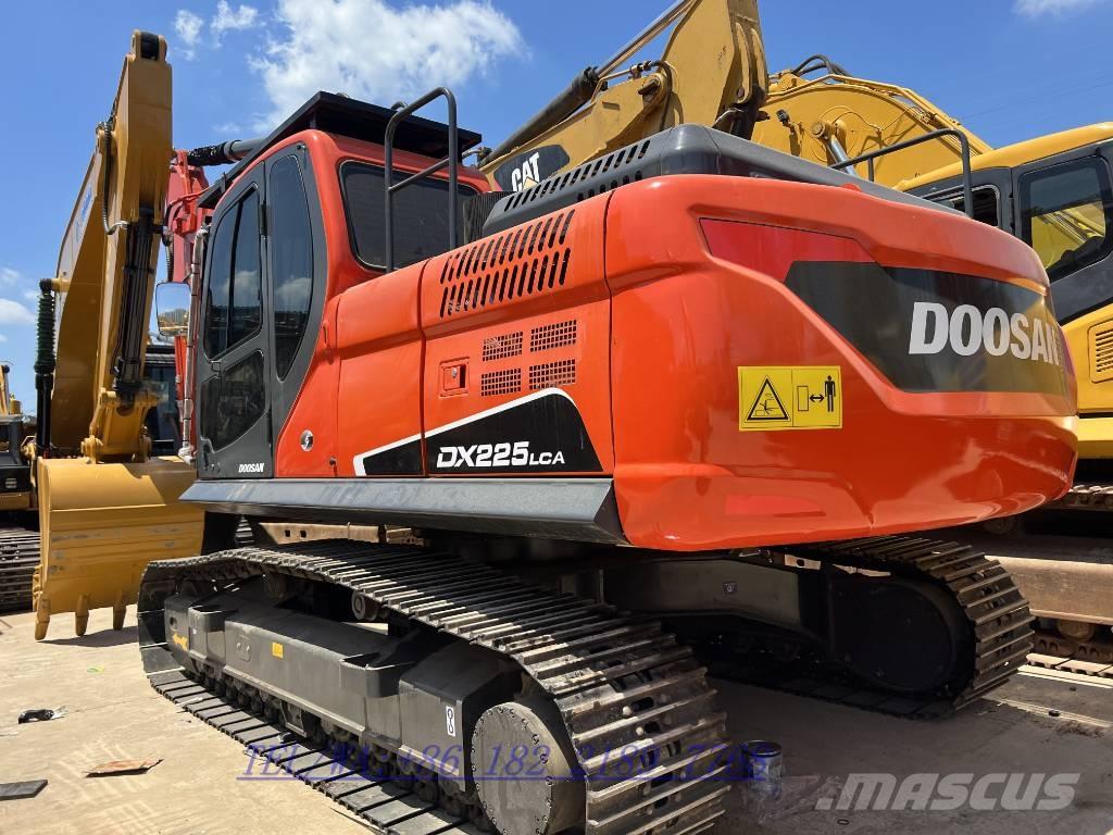 Doosan DX225 Bandgrävare
