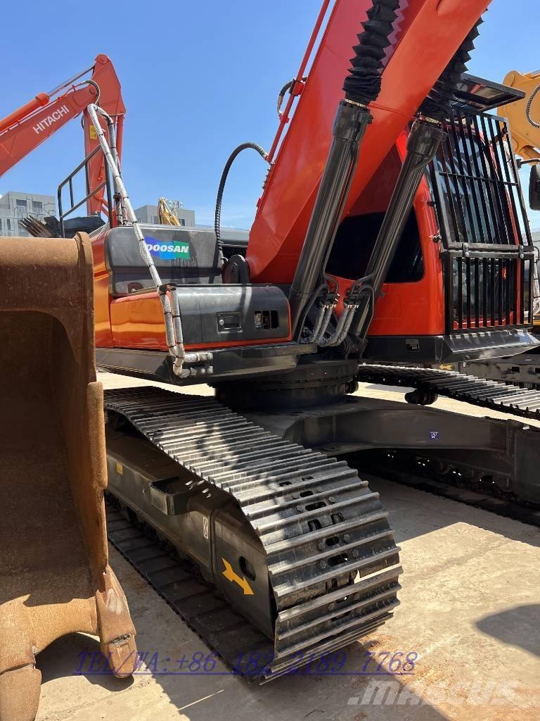 Doosan DX225 Bandgrävare