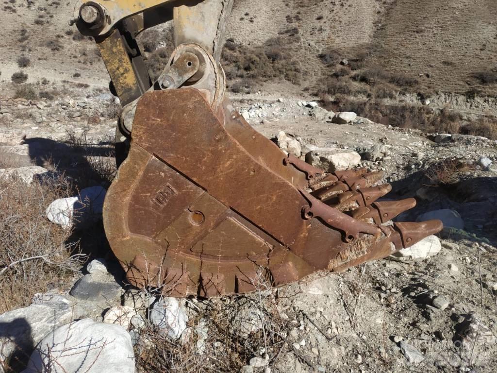 CAT 330D2 L Bandgrävare