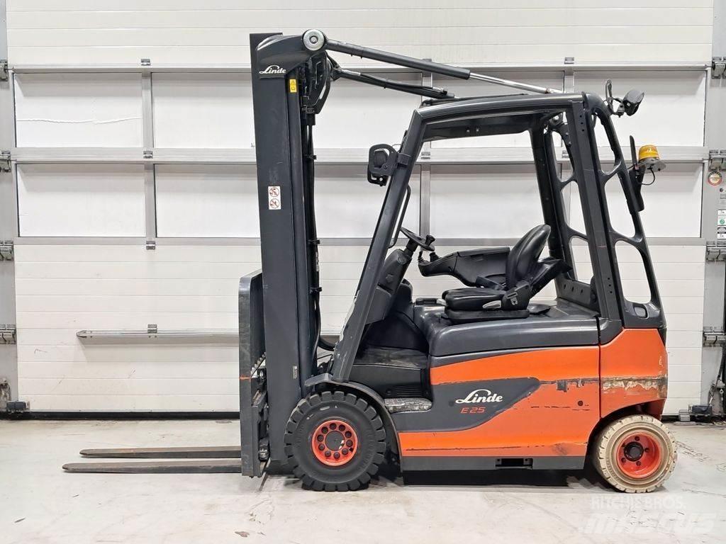 Linde E25-01 Elmotviktstruckar