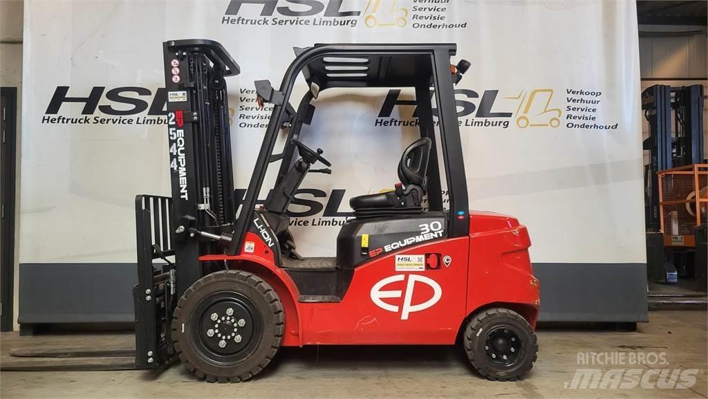  EFL303-S 2023 (demo) Elmotviktstruckar