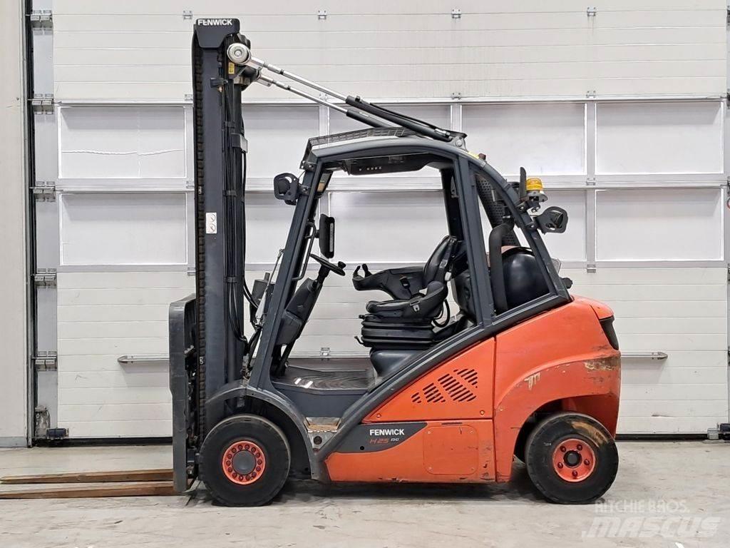 Linde H25T-02 Gasolmotviktstruckar