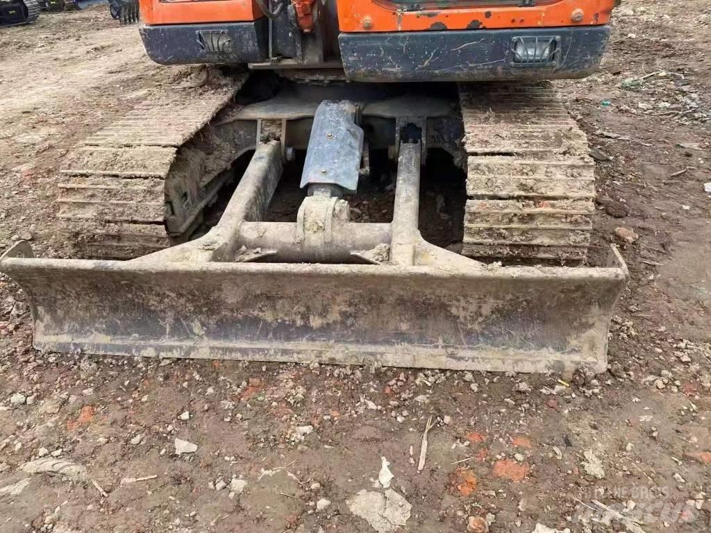 Doosan DX 75-9 Bandgrävare