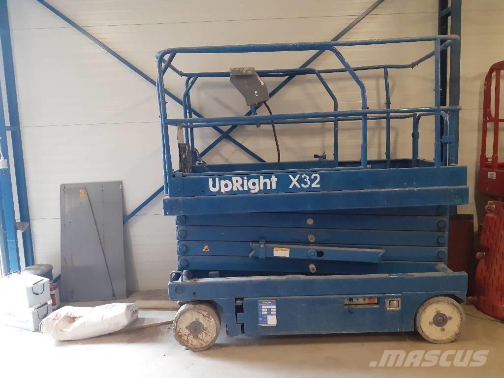 UpRight X 32 Saxliftar